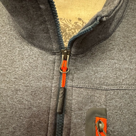 The North Face 1/2 zip - Picture 4 of 7